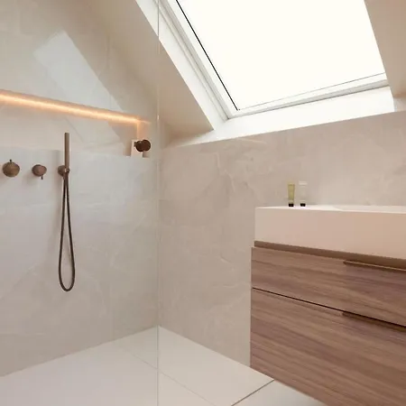 아파트 Stylish Triplex With Amazing Terrace Near Louvre