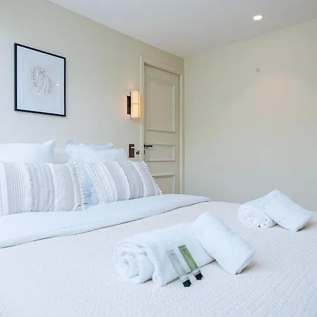 Stylish Triplex With Amazing Terrace Near Louvre Apartment *