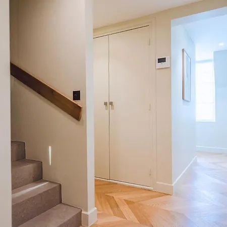 Stylish Triplex With Amazing Terrace Near Louvre *