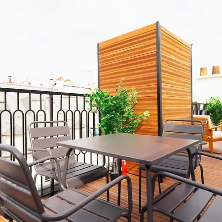Stylish Triplex With Amazing Terrace Near Louvre *